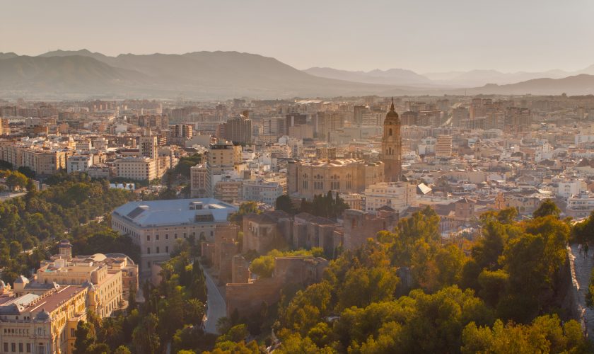 Panorámica_de_la_ciudad_de_Málaga_(2)