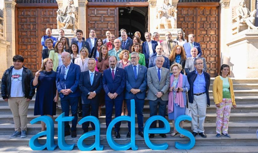 Foto-institucional-60-Aniversario-ATADES-1