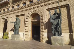 estatuas del Ayuntamiento de Zaragoza